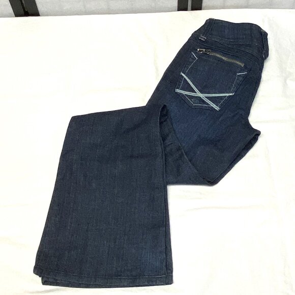 XOXO Low Rise Embroidered Flared Denim Jeans Light Distress Medium Wash NWT 7/8 - Picture 10 of 14